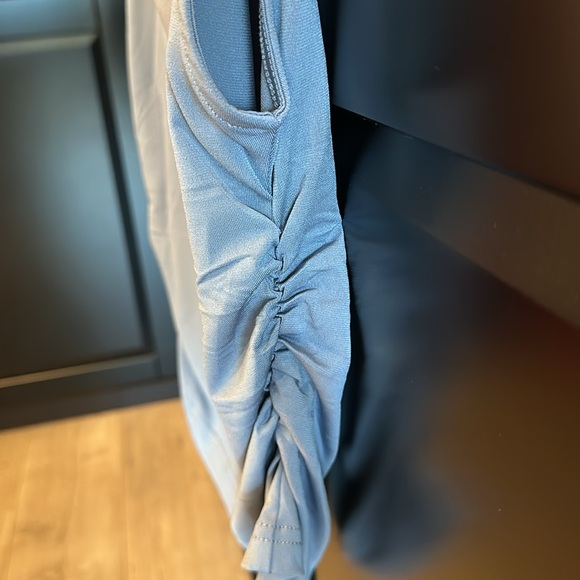 H&M Top - Picture 4 of 4